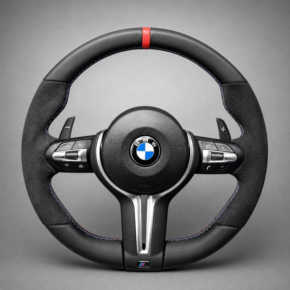 Volant BMW M Sport Méplat Custom – Alcantara | Surpiqûres Tricolores